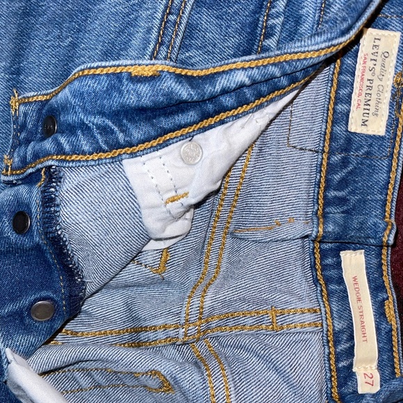 Levi’s High Waisted Ankle Jeans - Picture 3 of 3